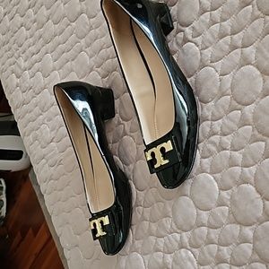 Tory Burch Black patent leather pumps